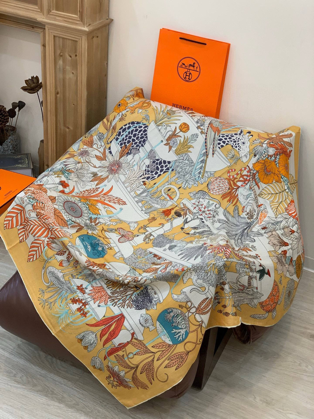 羊绒新款🆕👏买了都说好看‼️推荐💕爱马仕双面同色羊绒方巾，【奇珍乐园双面同色140】顶级工艺超值‼️爱马