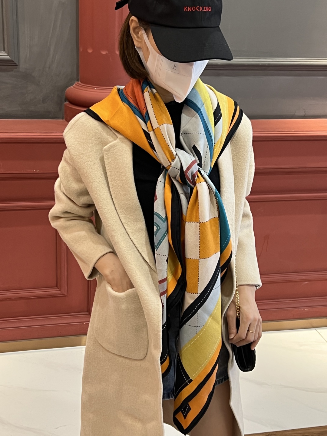 新款💖💖🏻🏻双面异色140丝绒方巾，顶级工艺超值‼️爱马仕专柜爆款立体呈现图案纹路实物档次极高特殊工艺高