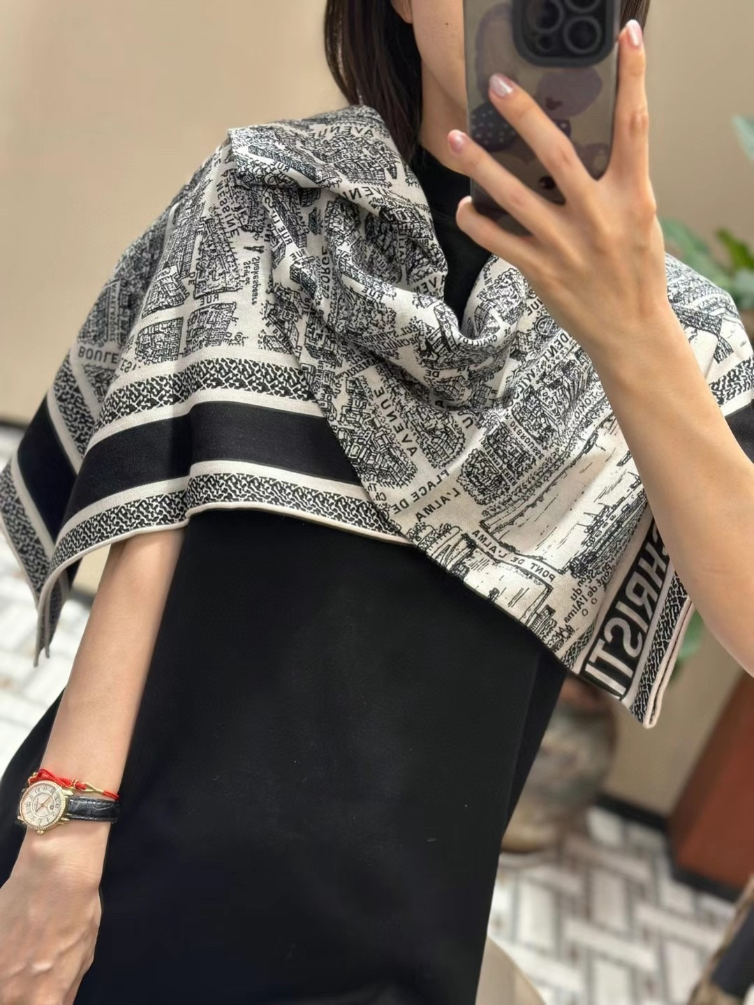 Dior ❤【️巴黎地图】黄金尺寸110*110双面同色丝绒方巾 不爱140繁复尺寸的姐妹可以选择110