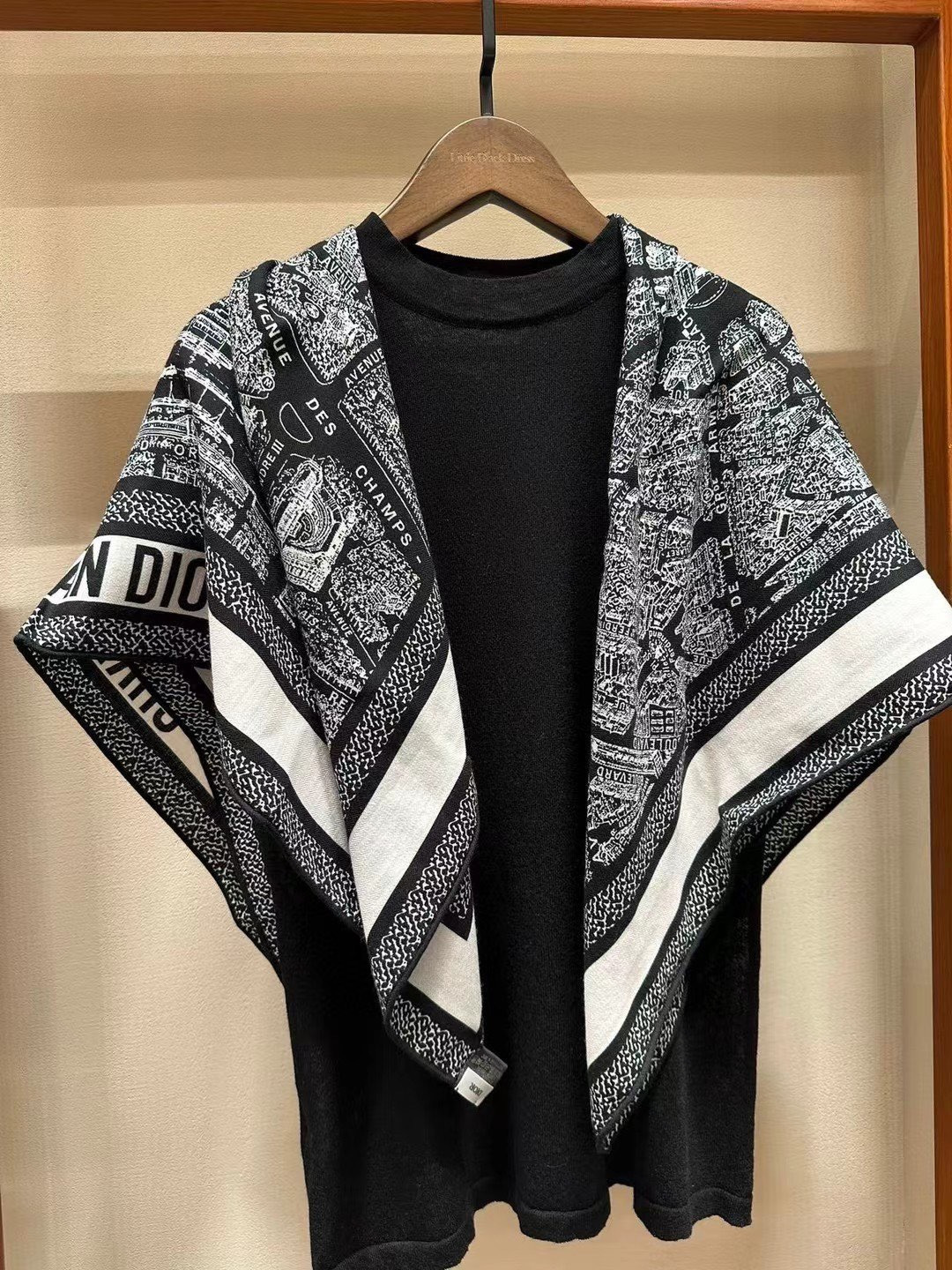 Dior ❤【️巴黎地图】黄金尺寸110*110双面同色丝绒方巾 不爱140繁复尺寸的姐妹可以选择110