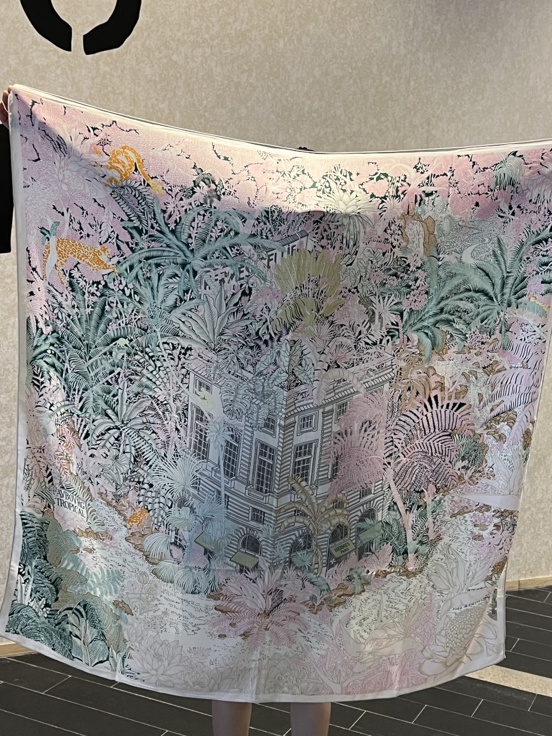 【双面同色】极品Hermes殿堂级御用推荐❗️最好的品质，美炸了哦~【训练典藏方巾】。高端丝绒方巾‼️简