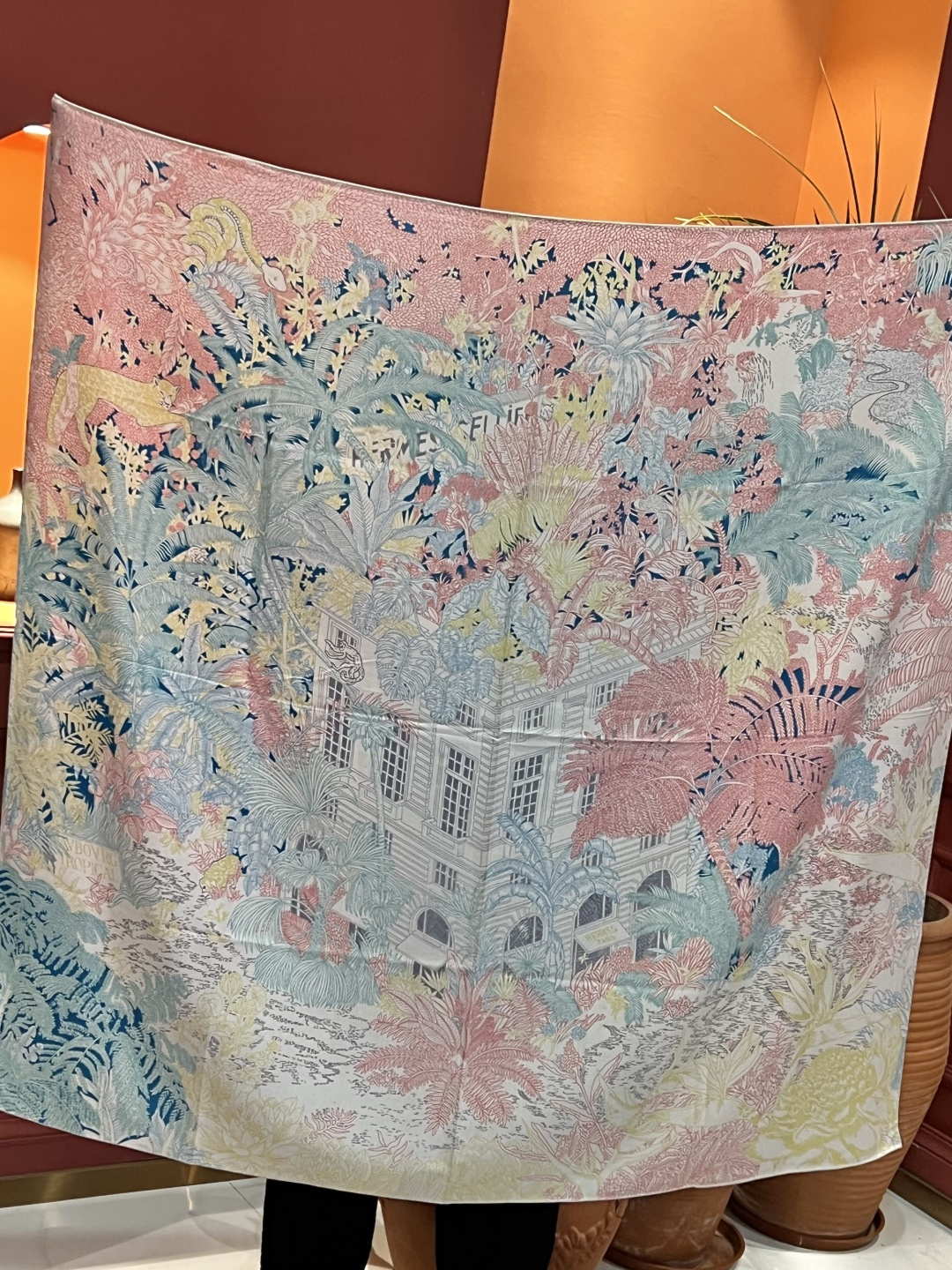 【双面同色】极品Hermes殿堂级御用推荐❗️最好的品质，美炸了哦~【训练典藏方巾】。高端丝绒方巾‼️简