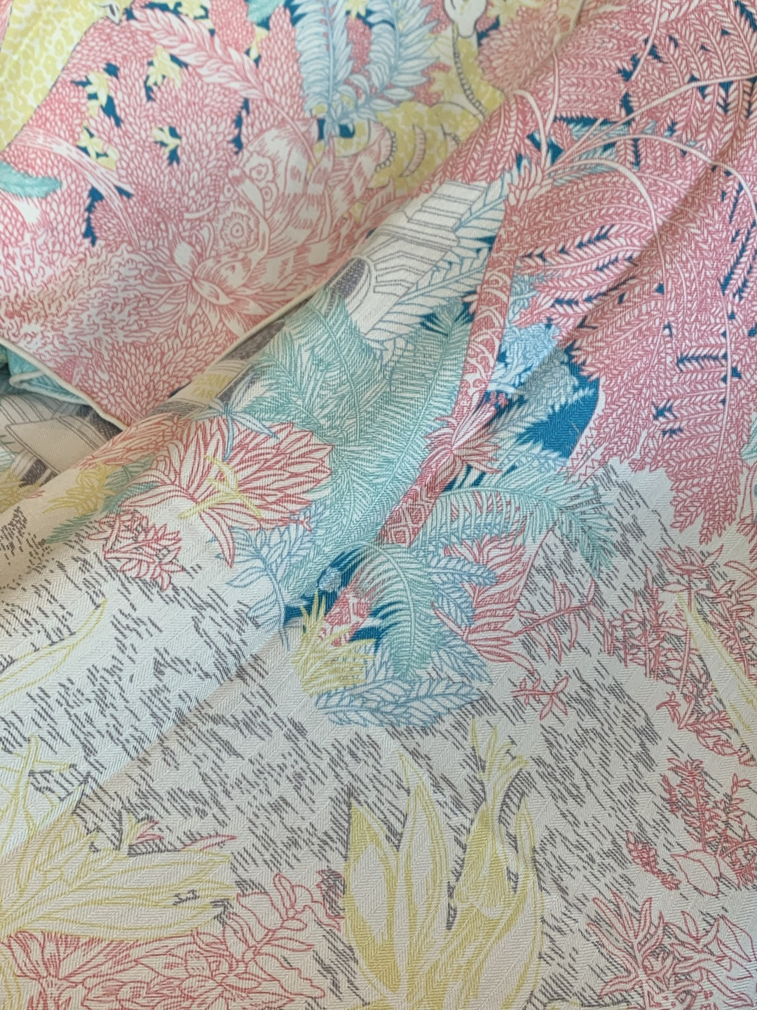 【双面同色】极品Hermes殿堂级御用推荐❗️最好的品质，美炸了哦~【训练典藏方巾】。高端丝绒方巾‼️简