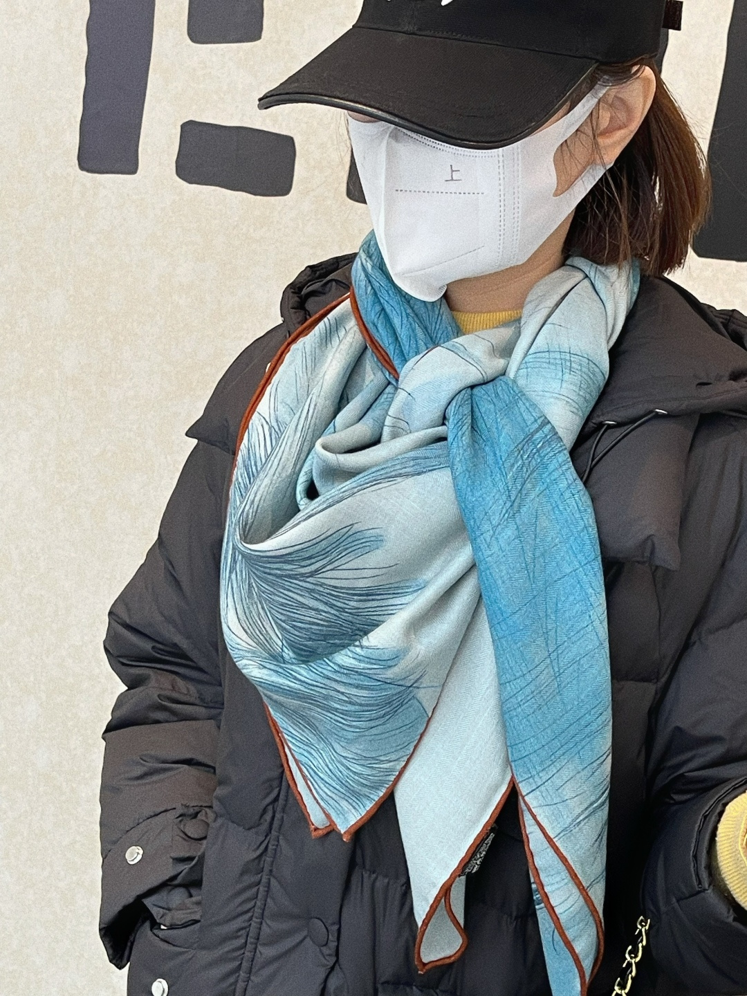 爱马仕～秋冬搭配利器❗️顶级双面同色 版真丝羊绒披肩！！1条等于2条】点睛精彩，图案和配色都超级喜欢，又