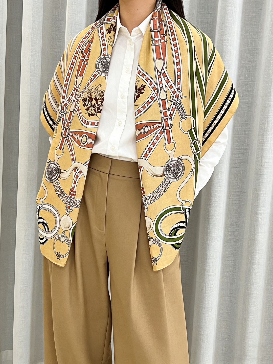 这个绿色 真是超美…超别致Her*es 顶奢品质限量双面双色印染丝绒披肩！！】高级优雅女人味！！一条披肩