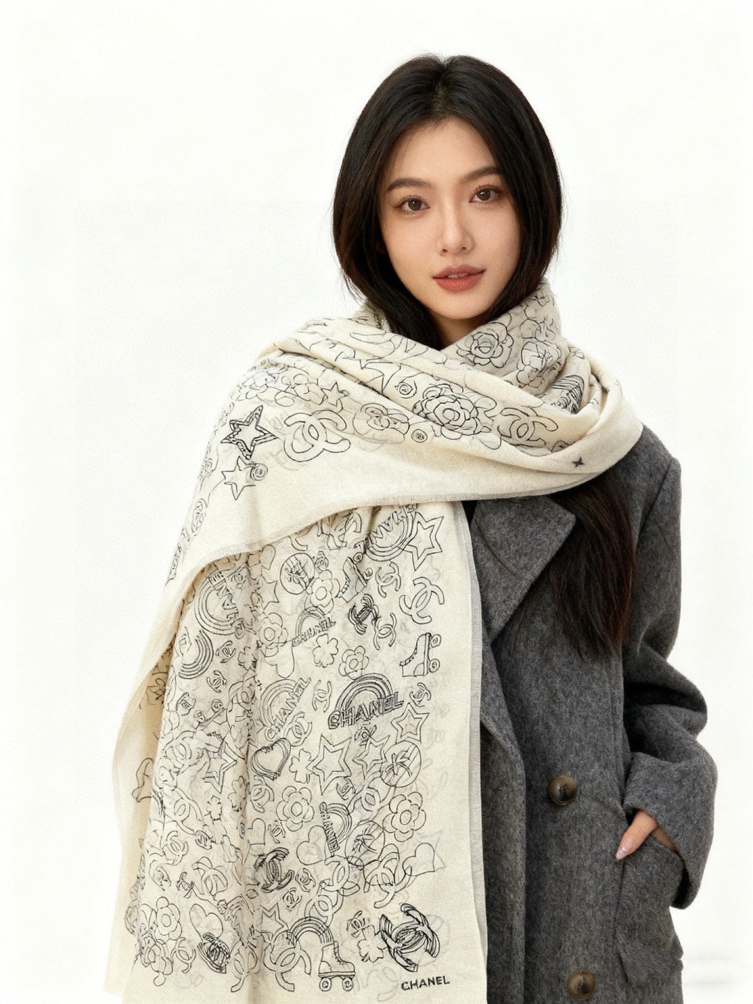 上新🌟 会发光发亮的围巾 💄💋新款客供银线💖羊绒面料长巾 😘美翻了[流泪]【小香银线图标】，御用殿堂级极