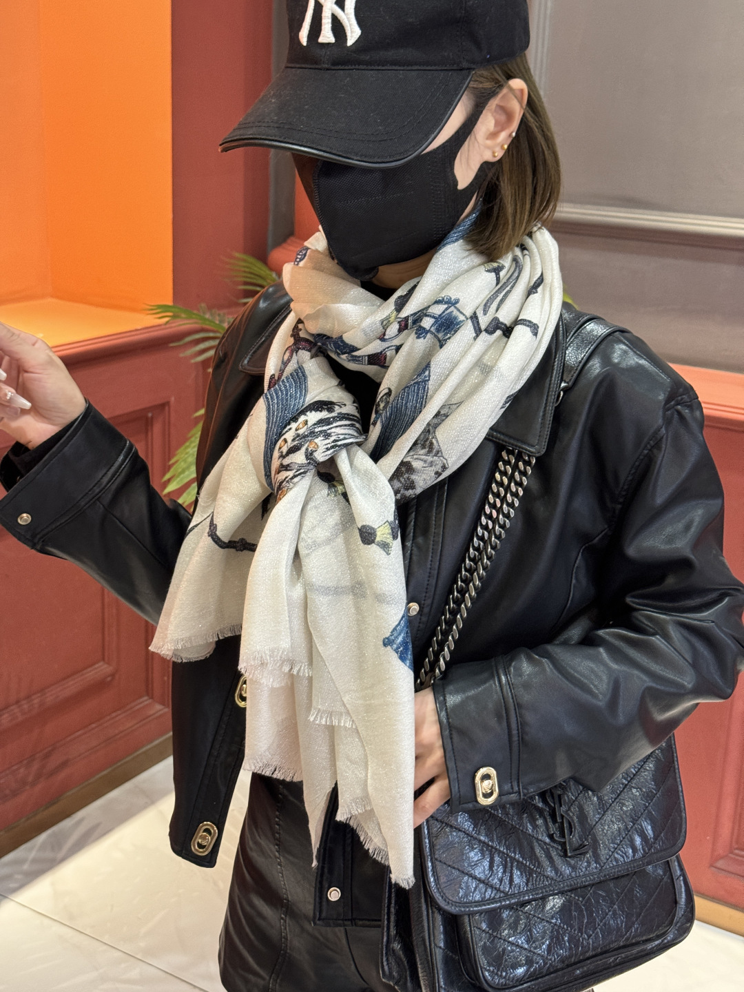 会发光发亮的围巾 新款🆕🏇🏇买了都说好看‼️推荐💕顶级工艺超值‼️爱马仕专柜爆款🎁💟立体呈现图案纹路实物