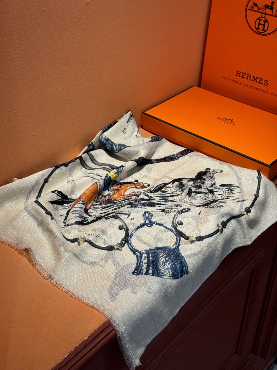 会发光发亮的围巾 新款🆕🏇🏇买了都说好看‼️推荐💕顶级工艺超值‼️爱马仕专柜爆款🎁💟立体呈现图案纹路实物