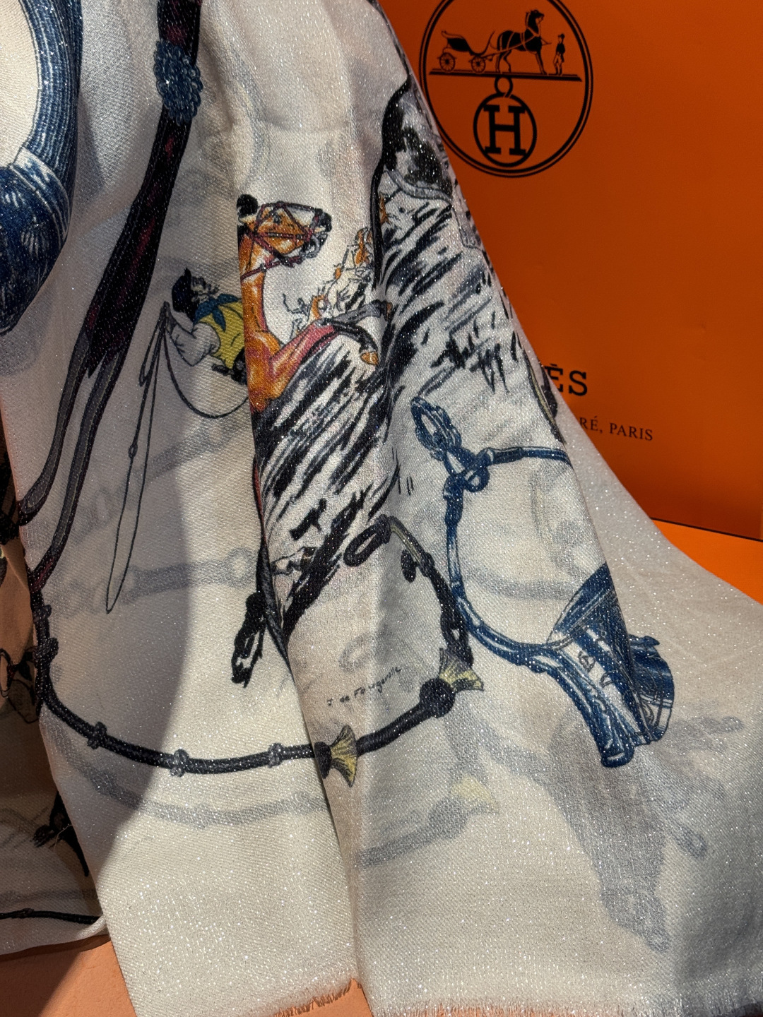 会发光发亮的围巾 新款🆕🏇🏇买了都说好看‼️推荐💕顶级工艺超值‼️爱马仕专柜爆款🎁💟立体呈现图案纹路实物