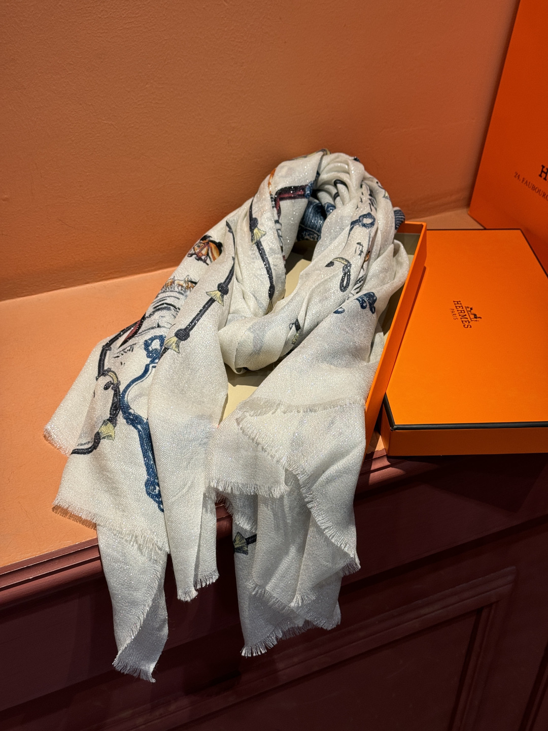 会发光发亮的围巾 新款🆕🏇🏇买了都说好看‼️推荐💕顶级工艺超值‼️爱马仕专柜爆款🎁💟立体呈现图案纹路实物