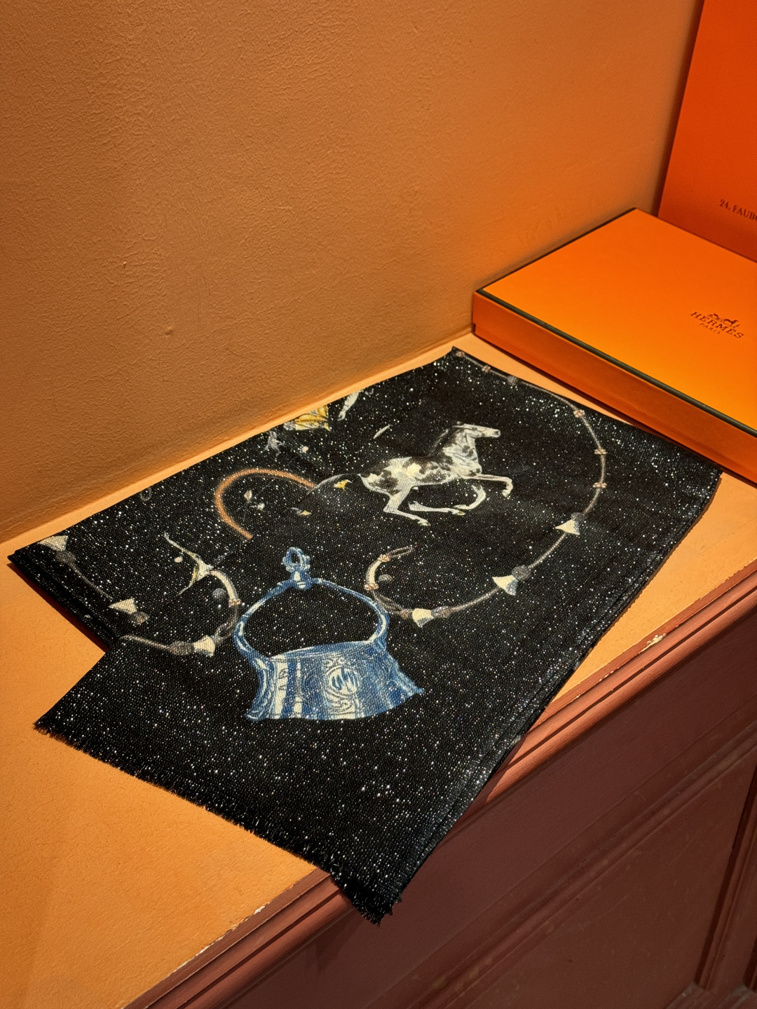 会发光发亮的围巾 新款🆕🏇🏇买了都说好看‼️推荐💕顶级工艺超值‼️爱马仕专柜爆款🎁💟立体呈现图案纹路实物