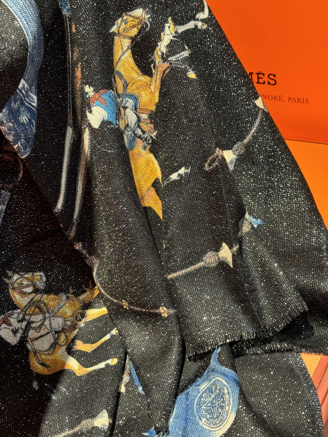 会发光发亮的围巾 新款🆕🏇🏇买了都说好看‼️推荐💕顶级工艺超值‼️爱马仕专柜爆款🎁💟立体呈现图案纹路实物