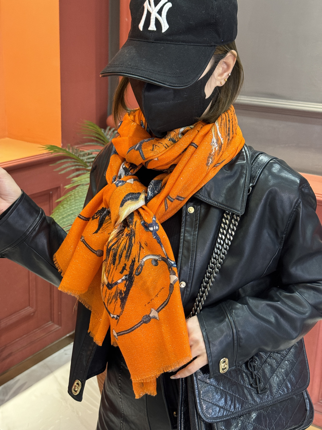 会发光发亮的围巾 新款🆕🏇🏇买了都说好看‼️推荐💕顶级工艺超值‼️爱马仕专柜爆款🎁💟立体呈现图案纹路实物