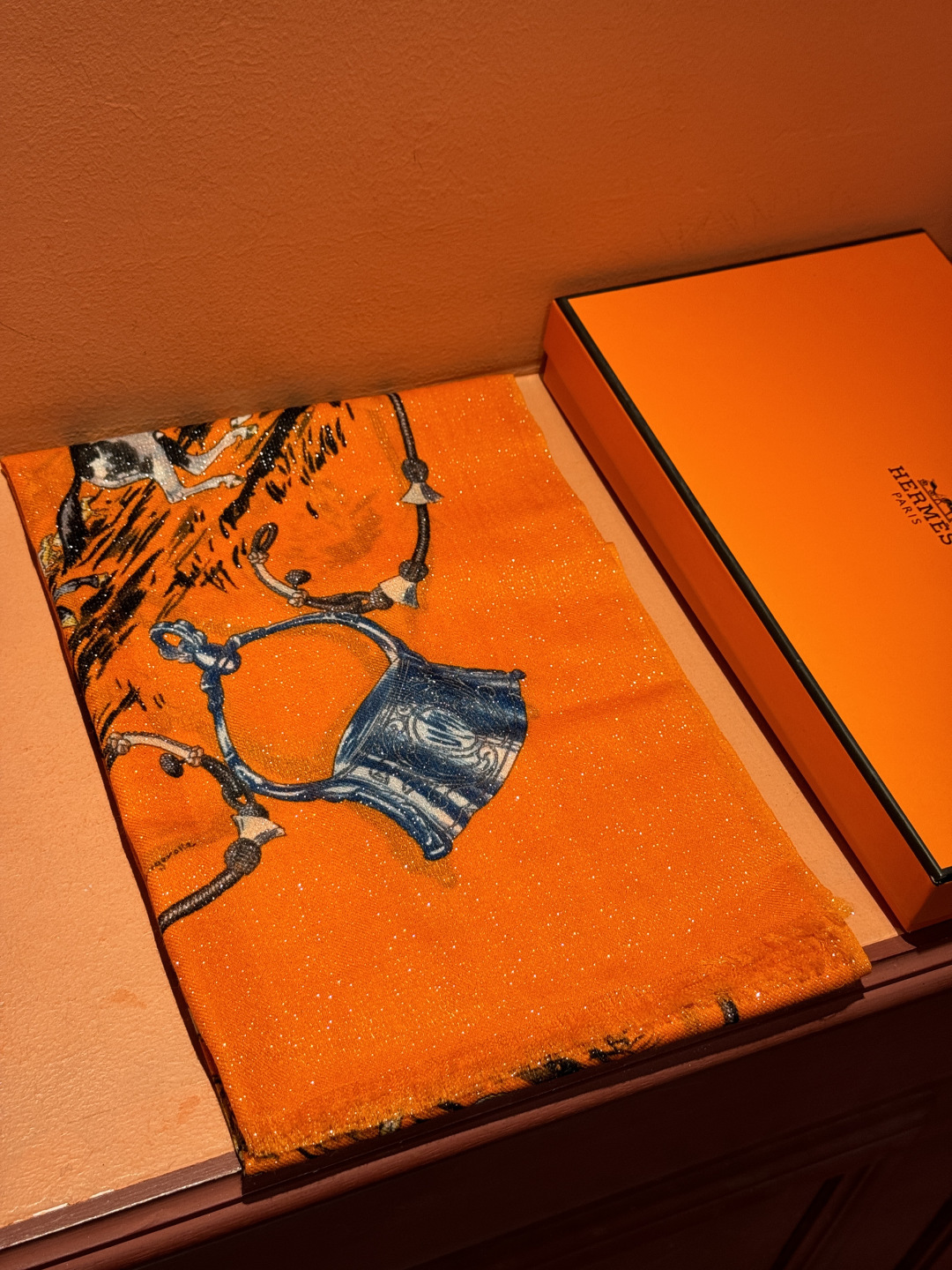 会发光发亮的围巾 新款🆕🏇🏇买了都说好看‼️推荐💕顶级工艺超值‼️爱马仕专柜爆款🎁💟立体呈现图案纹路实物