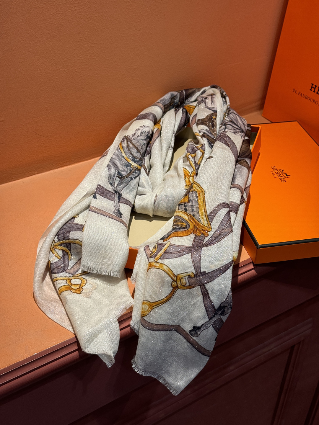 会发光发亮的围巾 新款🆕🏇🏇买了都说好看‼️推荐💕顶级工艺超值‼️爱马仕专柜爆款🎁💟立体呈现图案纹路实物