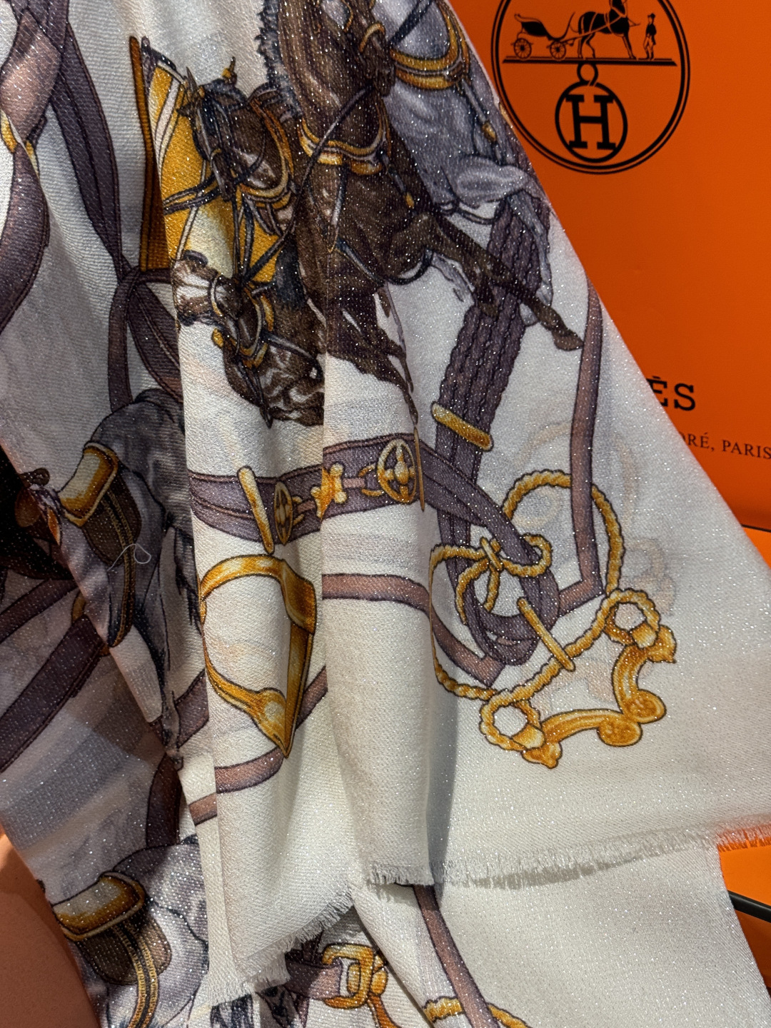 会发光发亮的围巾 新款🆕🏇🏇买了都说好看‼️推荐💕顶级工艺超值‼️爱马仕专柜爆款🎁💟立体呈现图案纹路实物