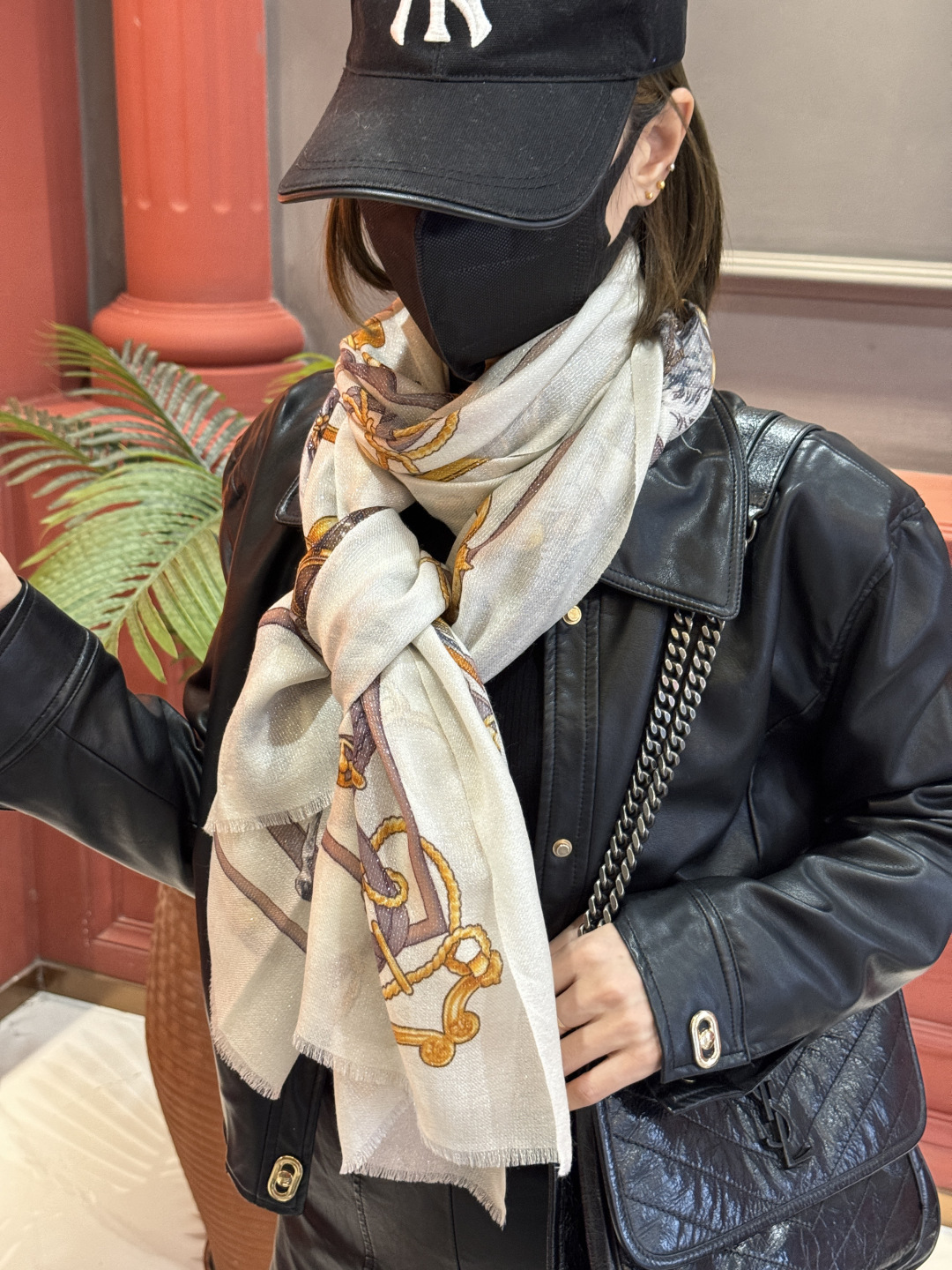 会发光发亮的围巾 新款🆕🏇🏇买了都说好看‼️推荐💕顶级工艺超值‼️爱马仕专柜爆款🎁💟立体呈现图案纹路实物