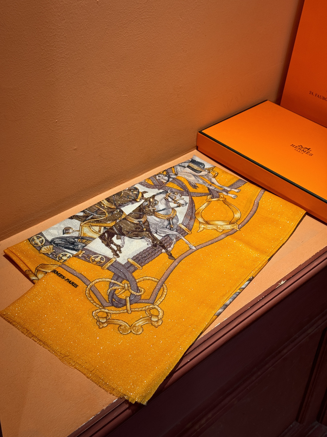 会发光发亮的围巾 新款🆕🏇🏇买了都说好看‼️推荐💕顶级工艺超值‼️爱马仕专柜爆款🎁💟立体呈现图案纹路实物