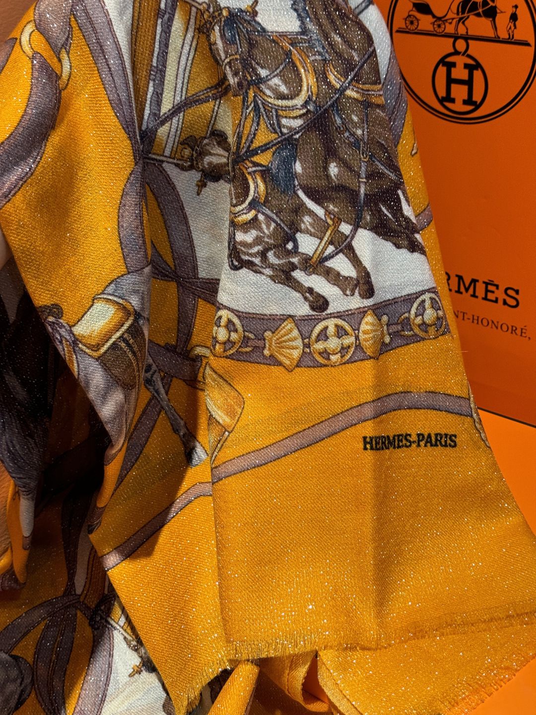 会发光发亮的围巾 新款🆕🏇🏇买了都说好看‼️推荐💕顶级工艺超值‼️爱马仕专柜爆款🎁💟立体呈现图案纹路实物