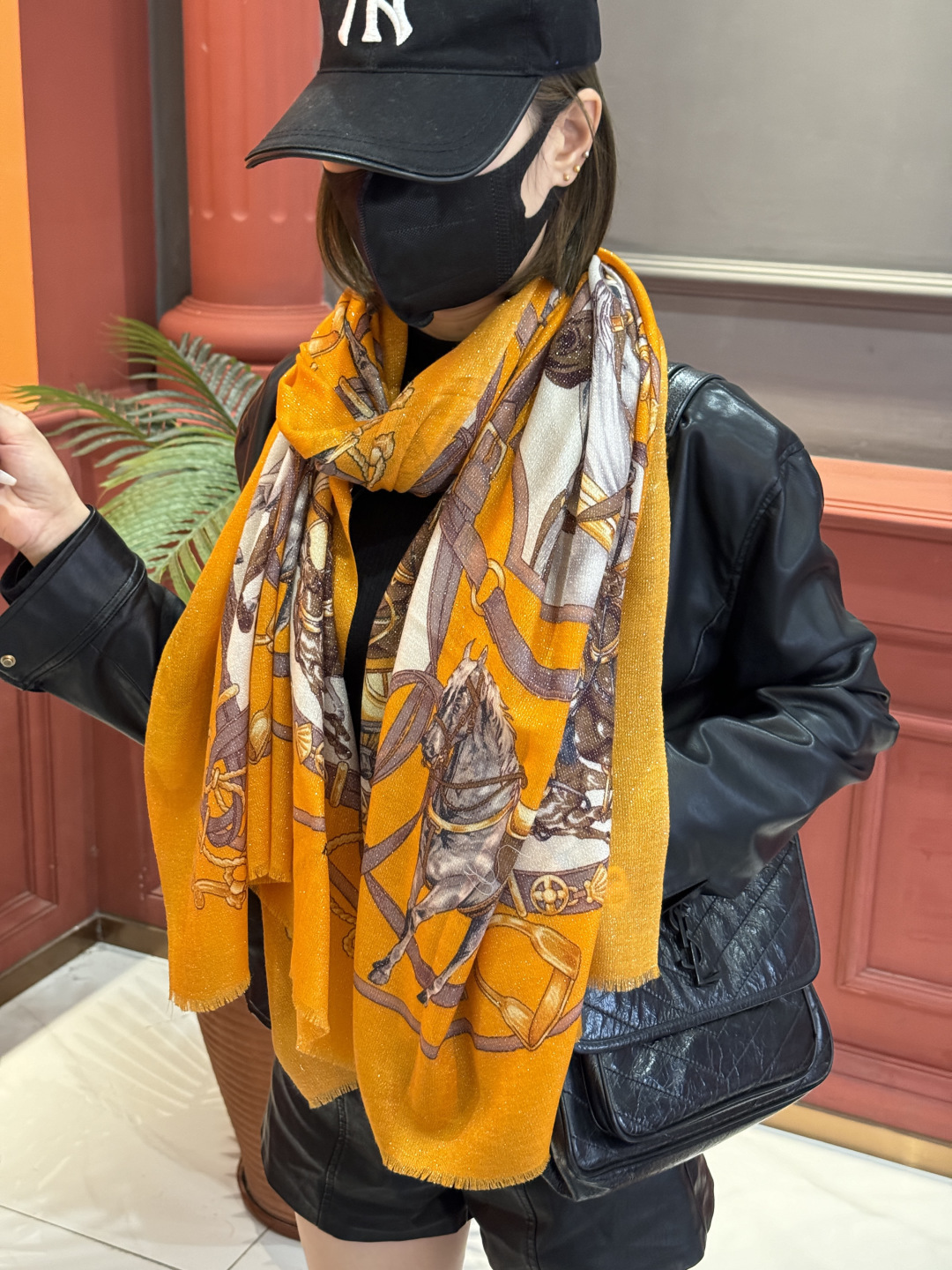 会发光发亮的围巾 新款🆕🏇🏇买了都说好看‼️推荐💕顶级工艺超值‼️爱马仕专柜爆款🎁💟立体呈现图案纹路实物