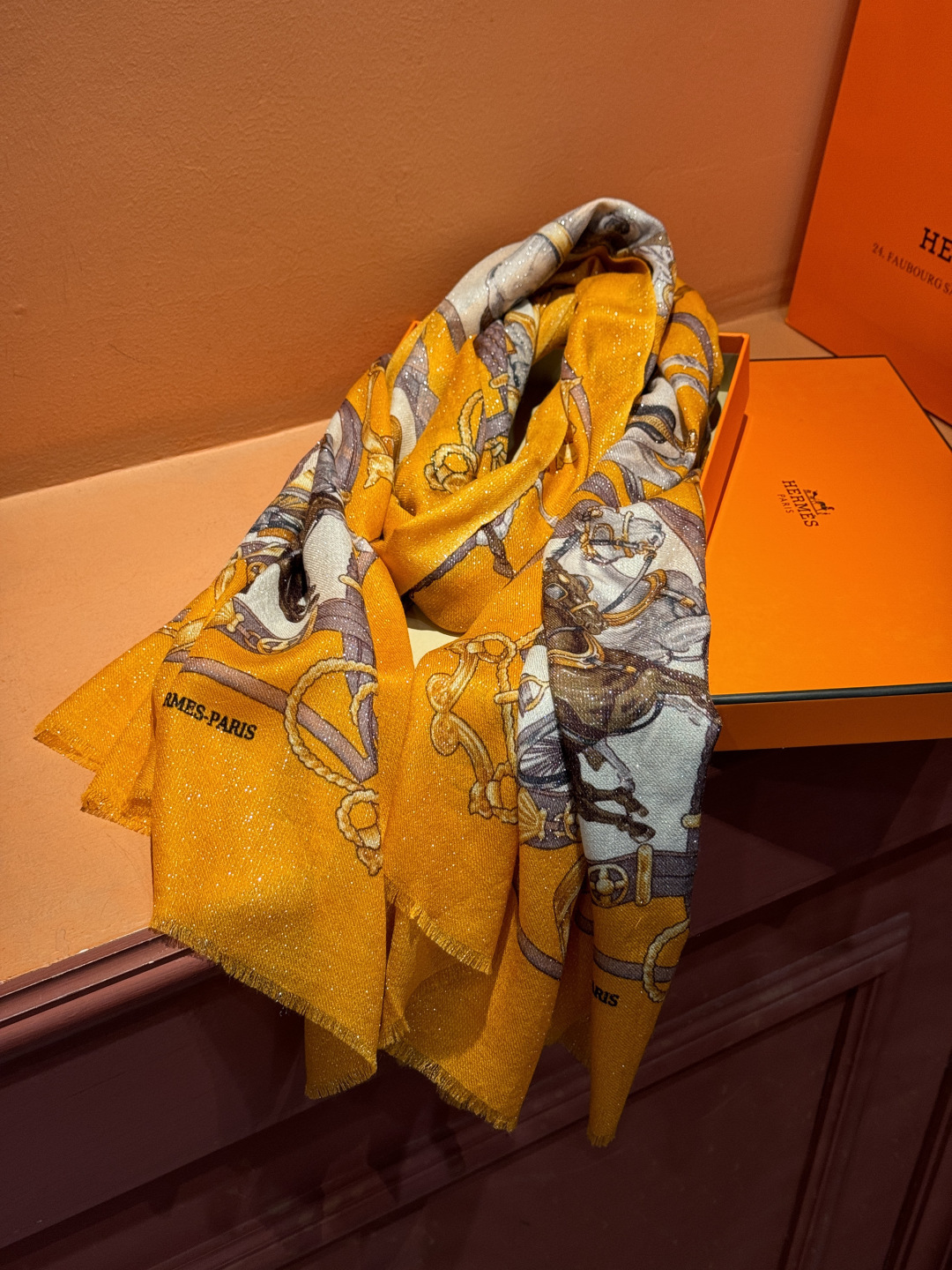会发光发亮的围巾 新款🆕🏇🏇买了都说好看‼️推荐💕顶级工艺超值‼️爱马仕专柜爆款🎁💟立体呈现图案纹路实物