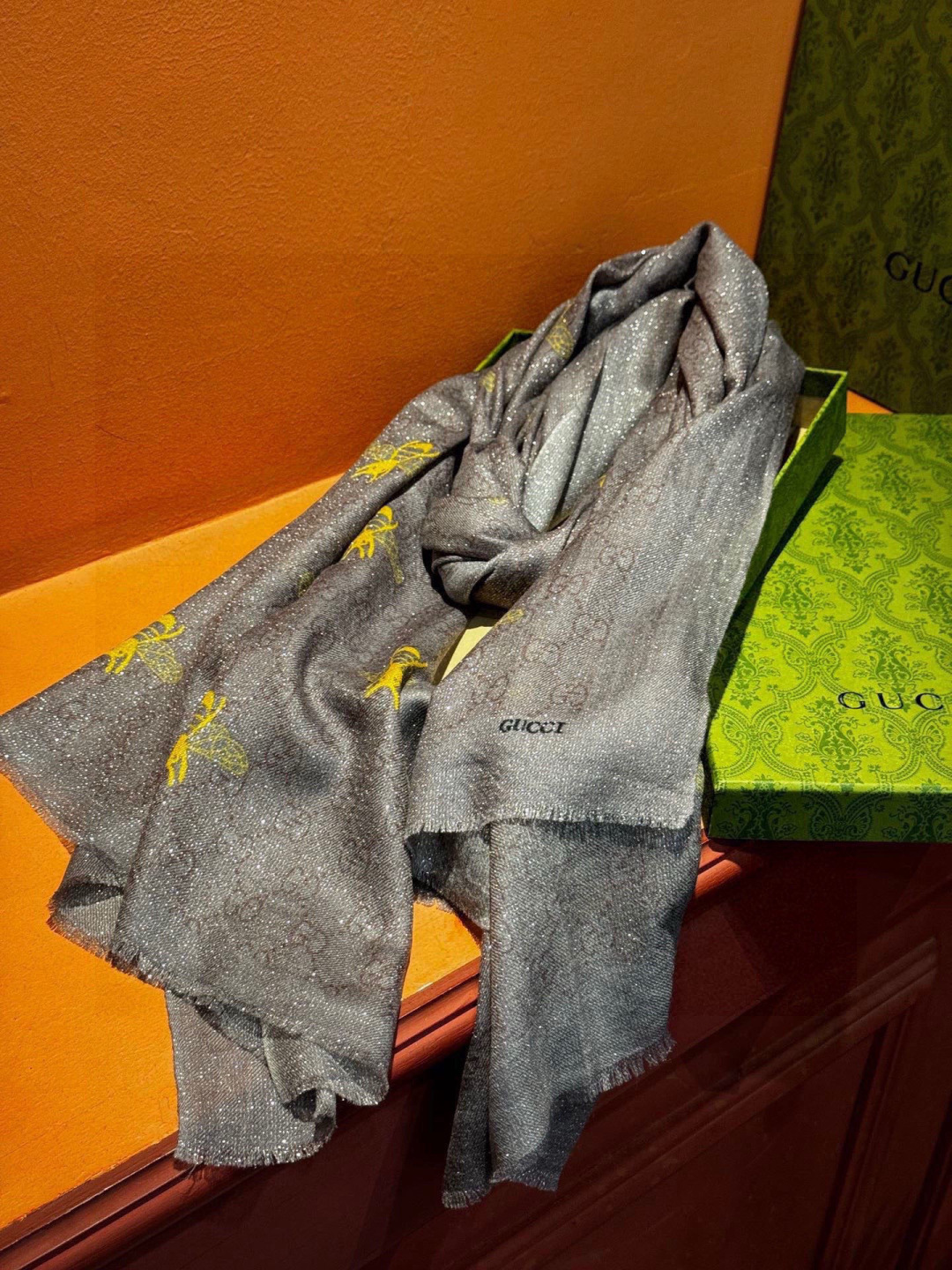 会发光发亮的围巾 新款🆕🏇🏇买了都说好看‼️推荐💕顶级工艺超值‼️爱马仕专柜爆款🎁💟立体呈现图案纹路实物