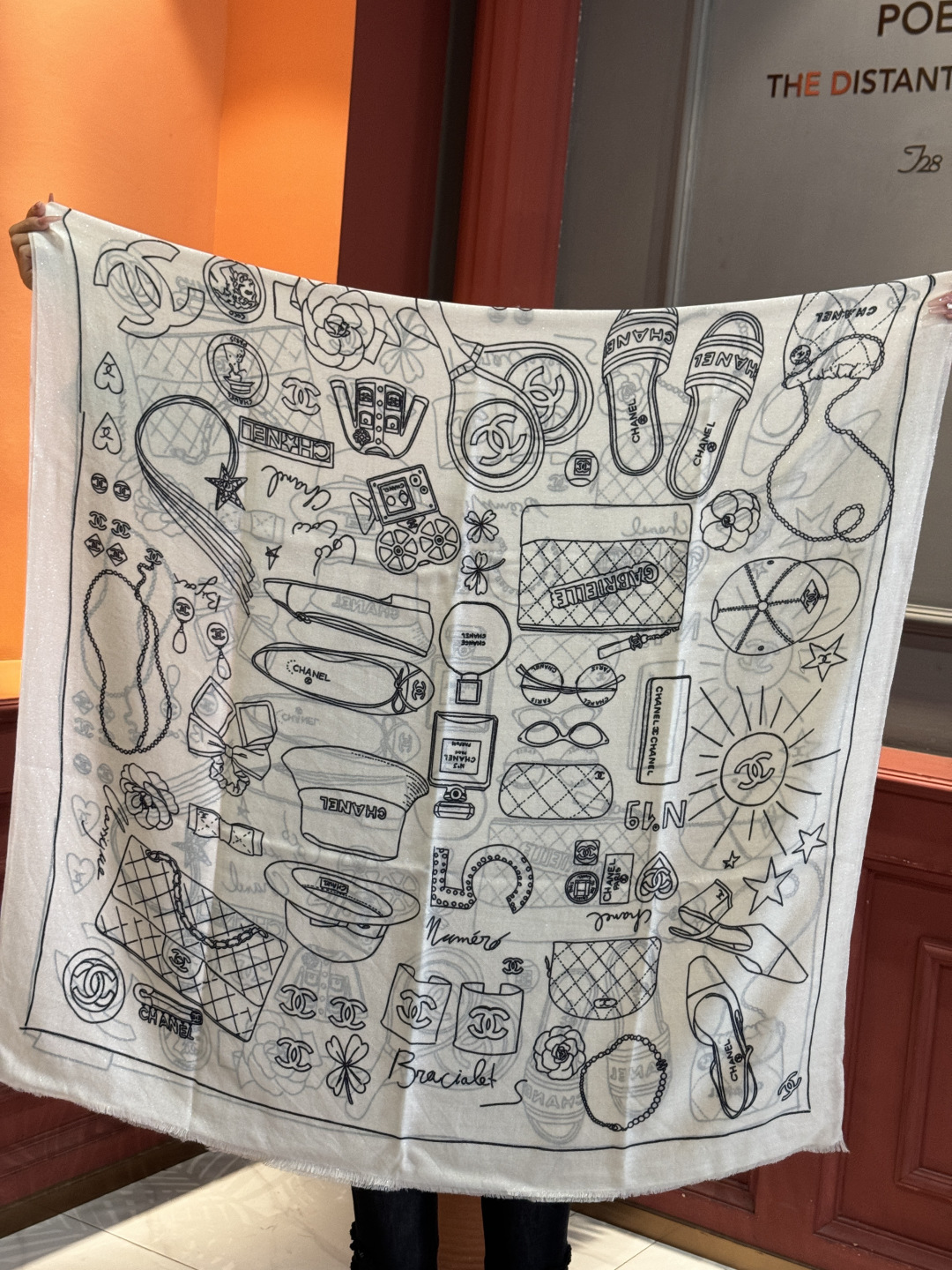 新款💖💖💃🏻💃🏻小香【会发光发亮的小香鞋包羊绒长巾】‼️抢‼️VIP推荐 ‼️👍下手一定要快【高端 大爱