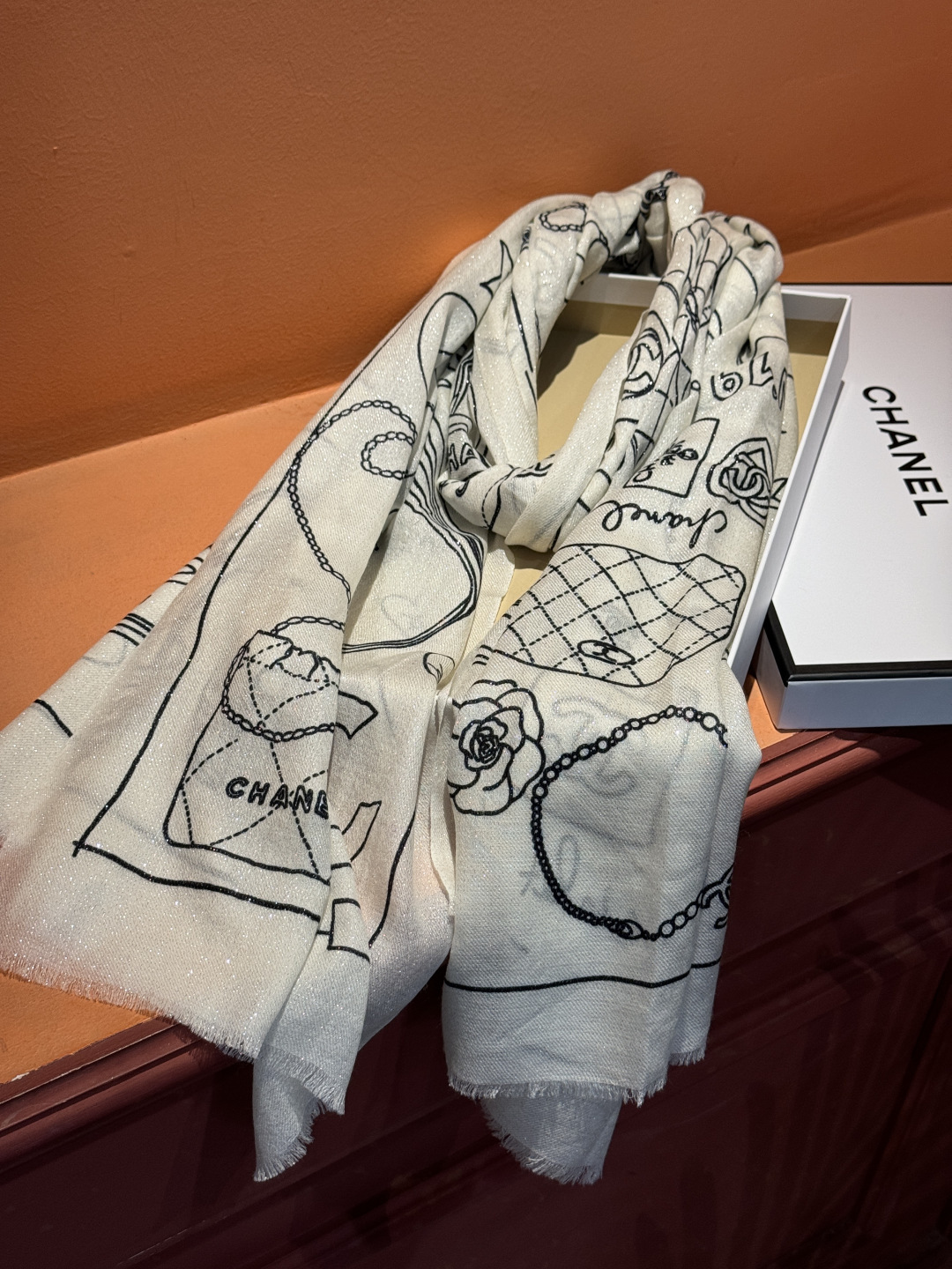 新款💖💖💃🏻💃🏻小香【会发光发亮的小香鞋包羊绒长巾】‼️抢‼️VIP推荐 ‼️👍下手一定要快【高端 大爱