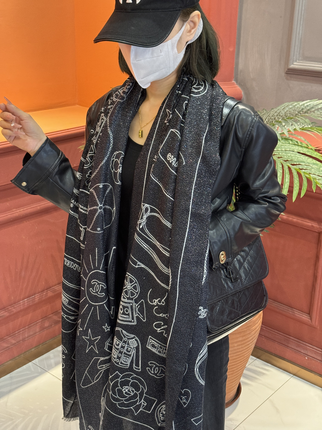 新款💖💖💃🏻💃🏻小香【会发光发亮的小香鞋包羊绒长巾】‼️抢‼️VIP推荐 ‼️👍下手一定要快【高端 大爱