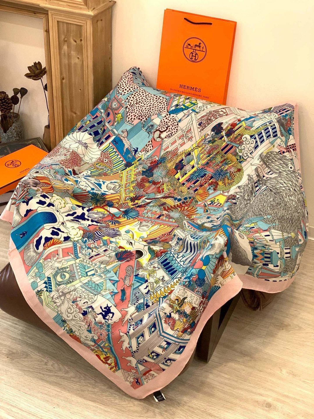 羊绒新款🆕👏👏买了都说好看‼️推荐💕爱马仕双面同色羊绒方巾【动物之城双面同色140】，顶级工艺超值‼️爱