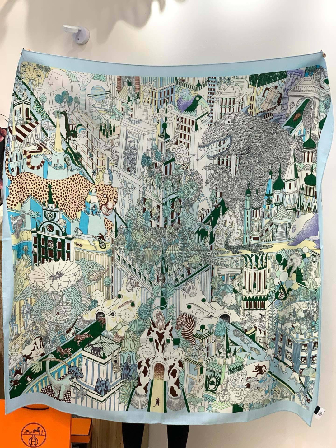 羊绒新款🆕👏👏买了都说好看‼️推荐💕爱马仕双面同色羊绒方巾【动物之城双面同色140】，顶级工艺超值‼️爱