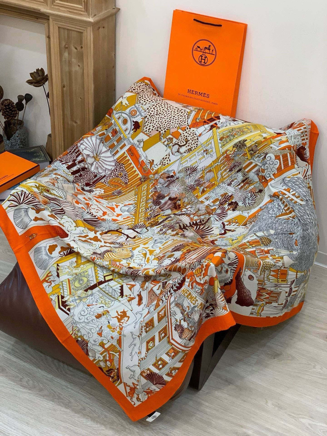 羊绒新款🆕👏👏买了都说好看‼️推荐💕爱马仕双面同色羊绒方巾【动物之城双面同色140】，顶级工艺超值‼️爱