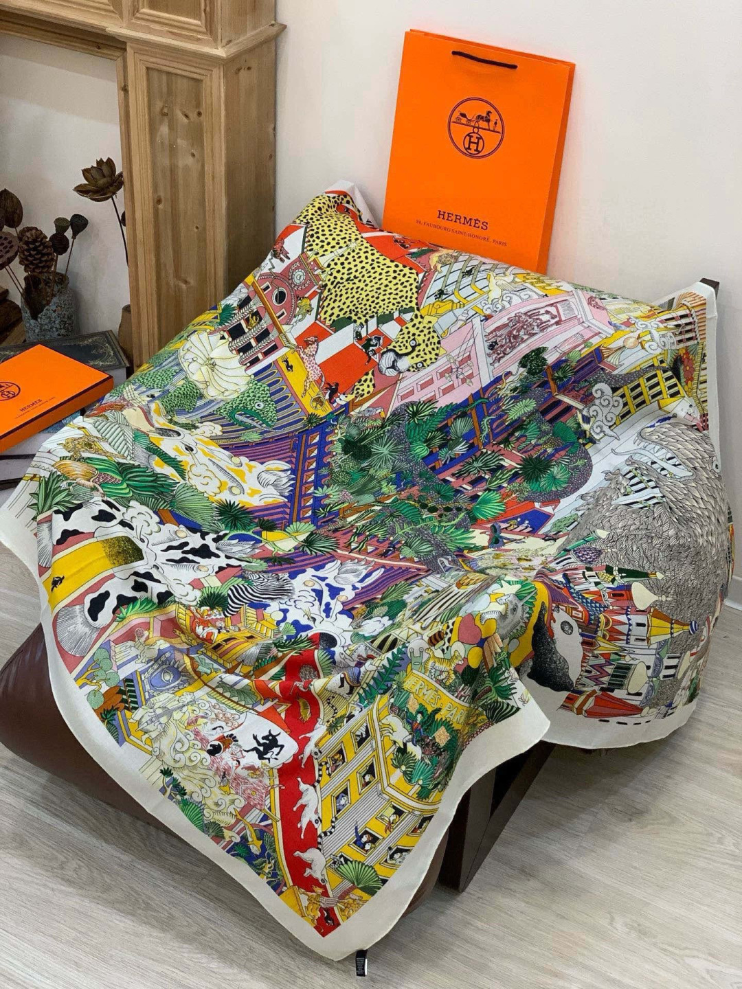 羊绒新款🆕👏👏买了都说好看‼️推荐💕爱马仕双面同色羊绒方巾【动物之城双面同色140】，顶级工艺超值‼️爱