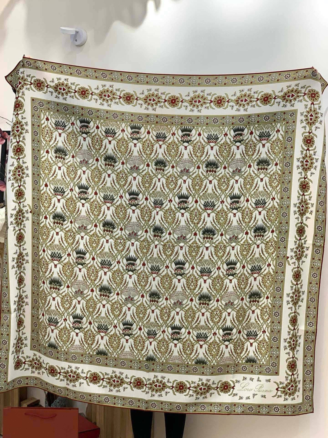 💟2025年 ETRo 秋冬抢先 上新💞【双面同色丝毛方巾】手工卷边山羊绒和真丝混纺披肩（70%山羊绒，