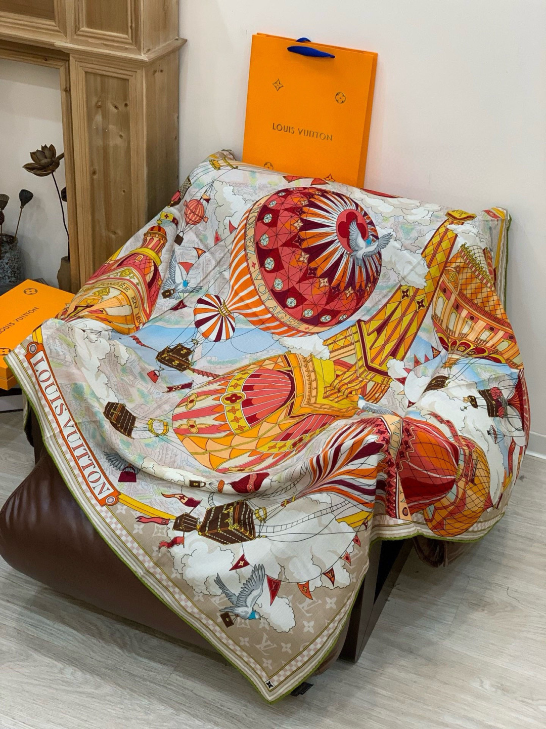 LV x TM 140披肩【140顶级丝绒双面同色披肩】本款LVxTMMonogram Multicol