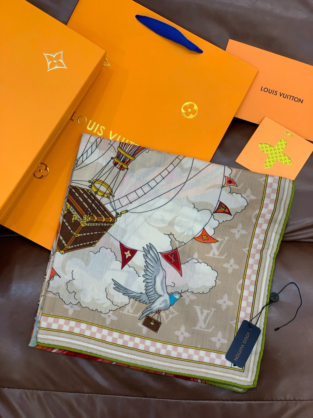 LV x TM 140披肩【140顶级丝绒双面同色披肩】本款LVxTMMonogram Multicol