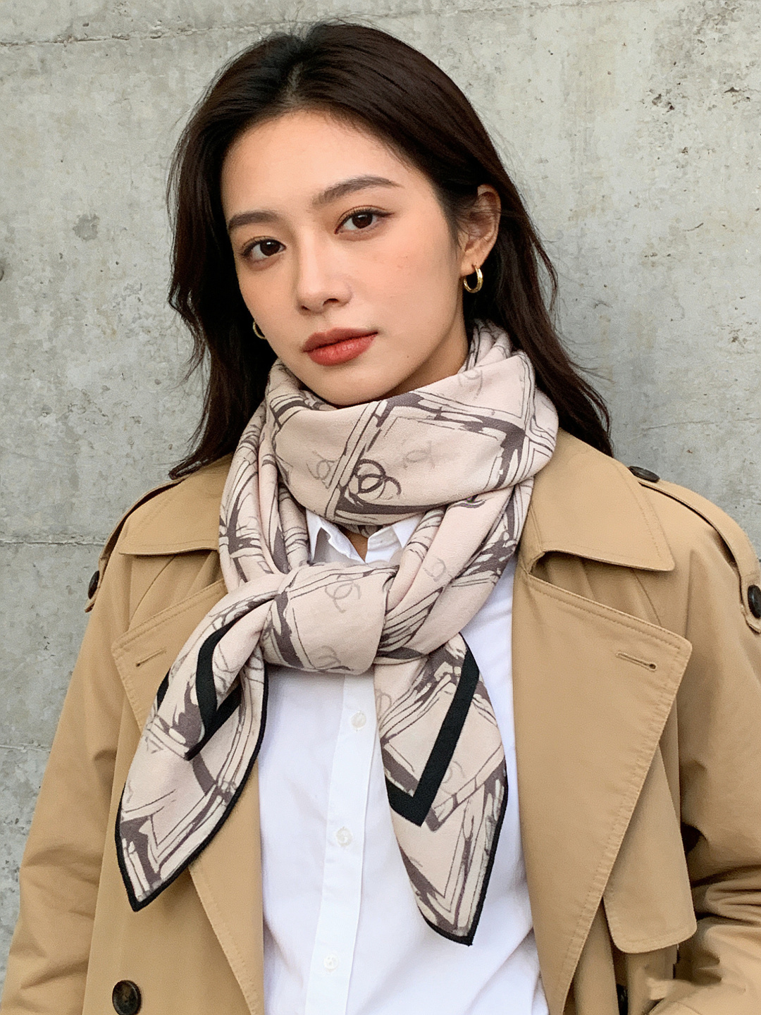 2025秋冬高级成衣系列～Chanel 【140双面同色丝绒披肩】此系列谱写一曲自由轻灵的赞歌本系列作品