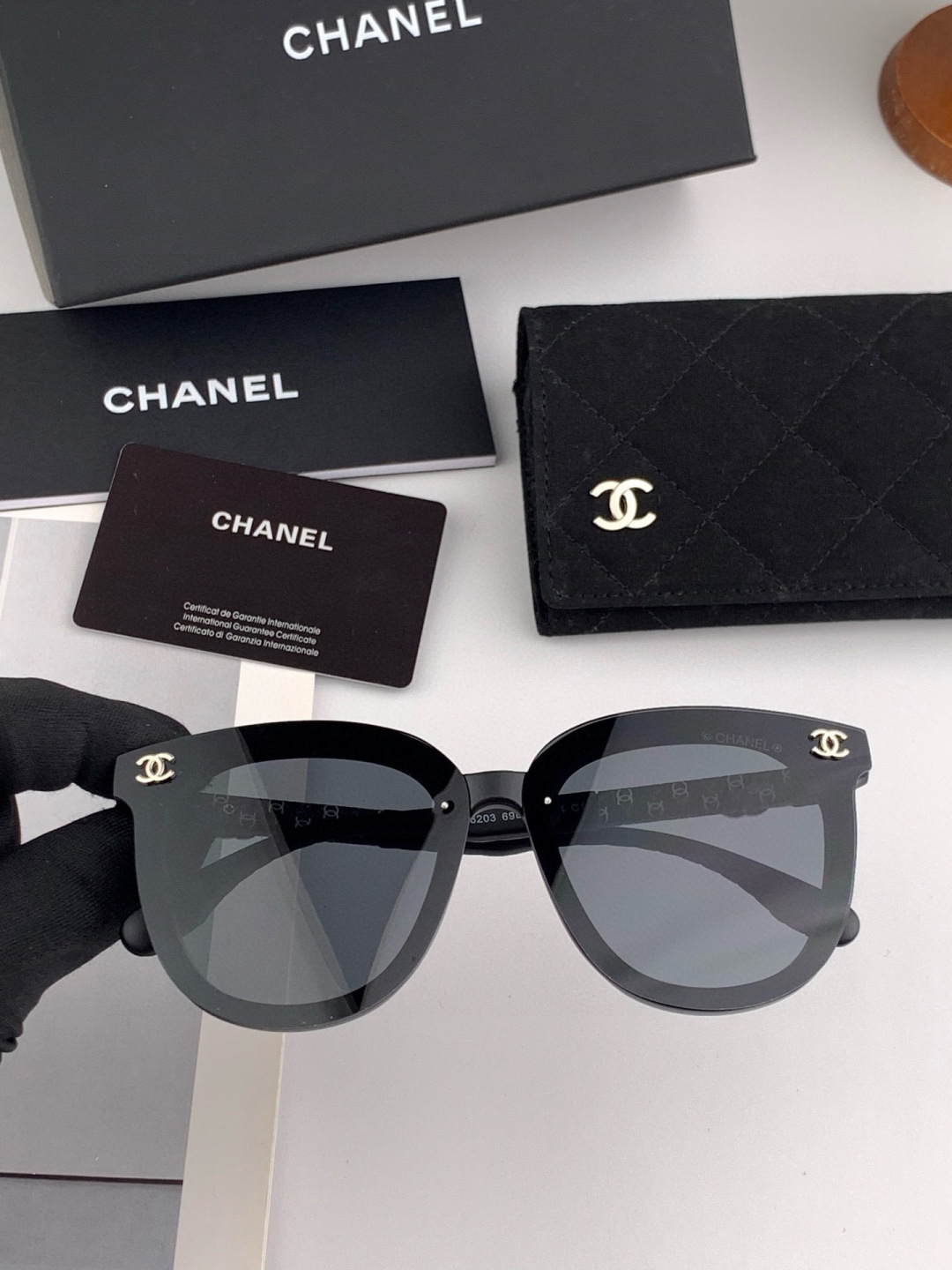 Chanel大框太阳镜墨镜 经典的方框设计，不挑脸型，无论搭配大衣还是连衣裙都非常显气质偏光镜片预防紫外