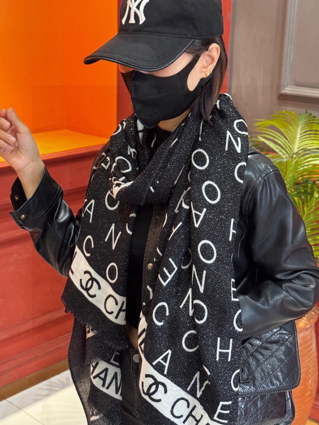 上新🌟 会发光发亮的围巾 💄💋新款客供银线💖羊绒面料长巾 😘美翻了[流泪]【银线双C图案】御用殿堂级极‼