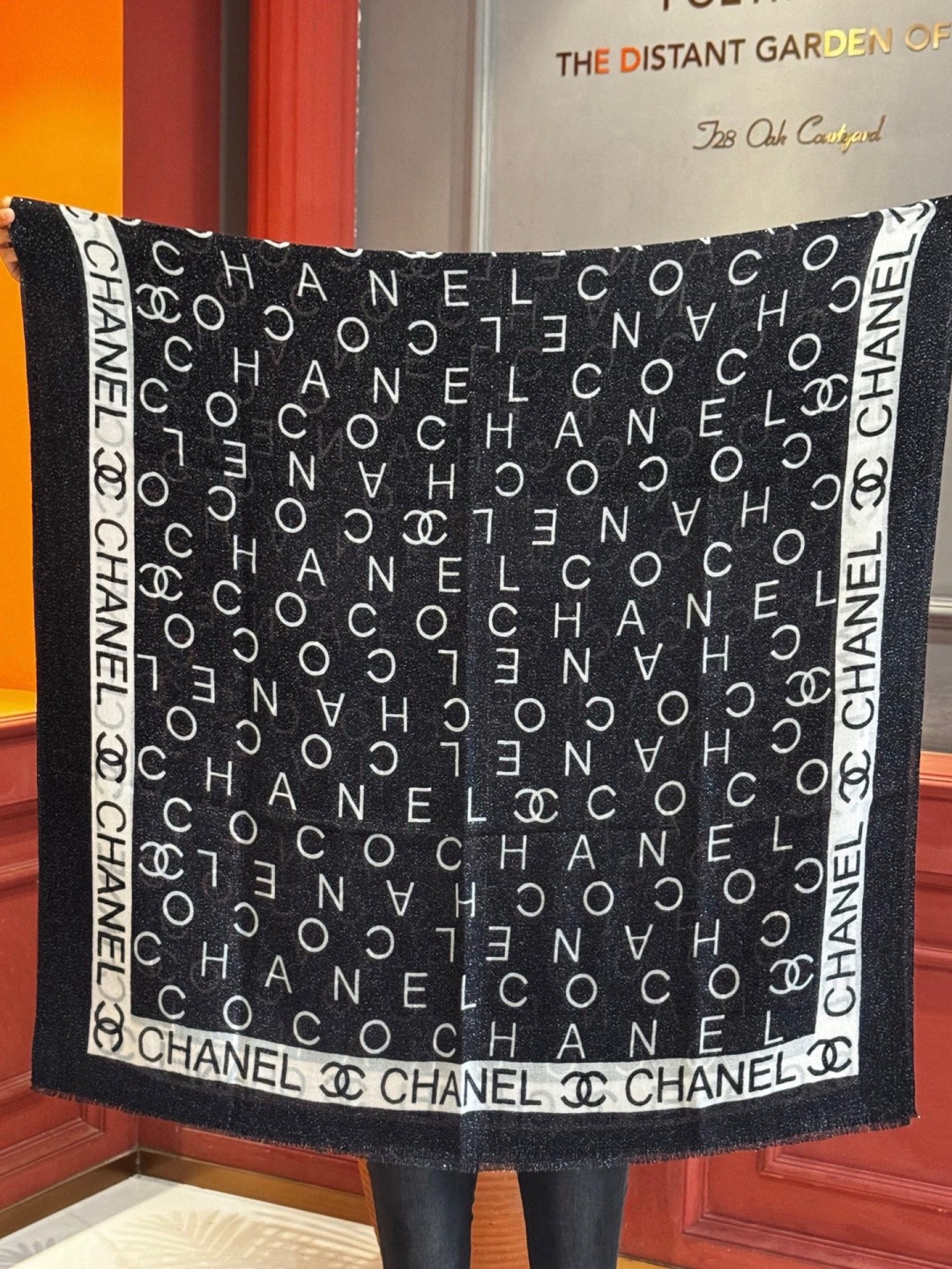 上新🌟 会发光发亮的围巾 💄💋新款客供银线💖羊绒面料长巾 😘美翻了[流泪]【银线双C图案】御用殿堂级极‼