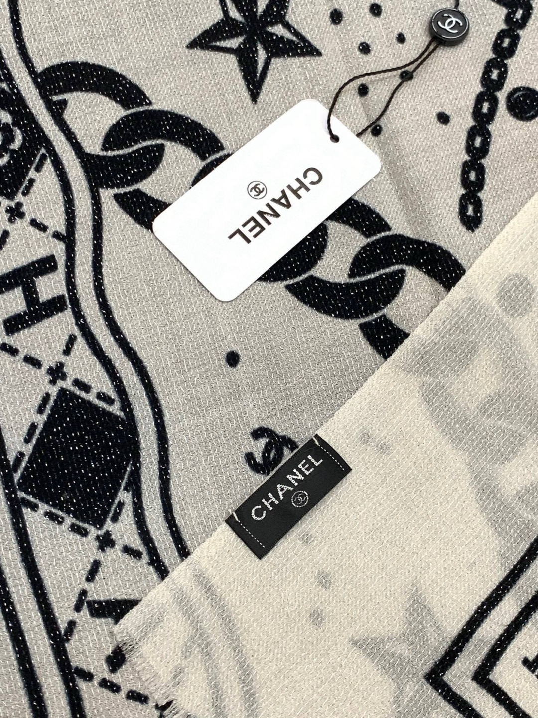 上新🌟 会发光发亮的围巾 💄💋新款客供银线💖羊绒面料长巾 😘美翻了[流泪]【银线双C图案】御用殿堂级极‼