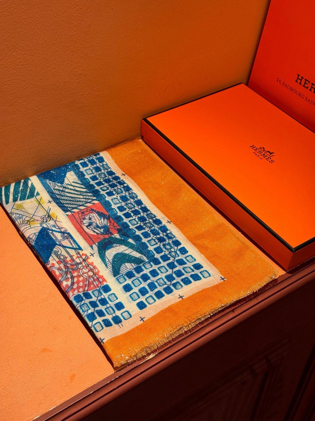 会发光发亮的围巾 爱马仕 专柜同步 买了都说好看羊绒印花‼️推荐💕顶级工艺超值‼️爱马仕专柜爆款🎁🎁羊绒