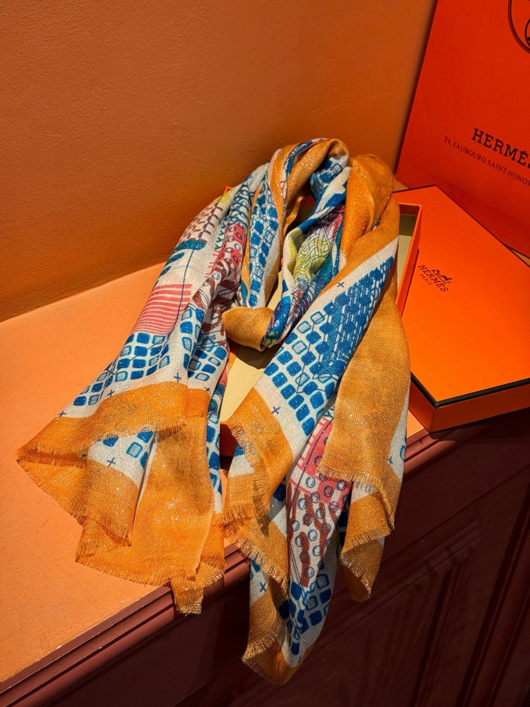 会发光发亮的围巾 爱马仕 专柜同步 买了都说好看羊绒印花‼️推荐💕顶级工艺超值‼️爱马仕专柜爆款🎁🎁羊绒