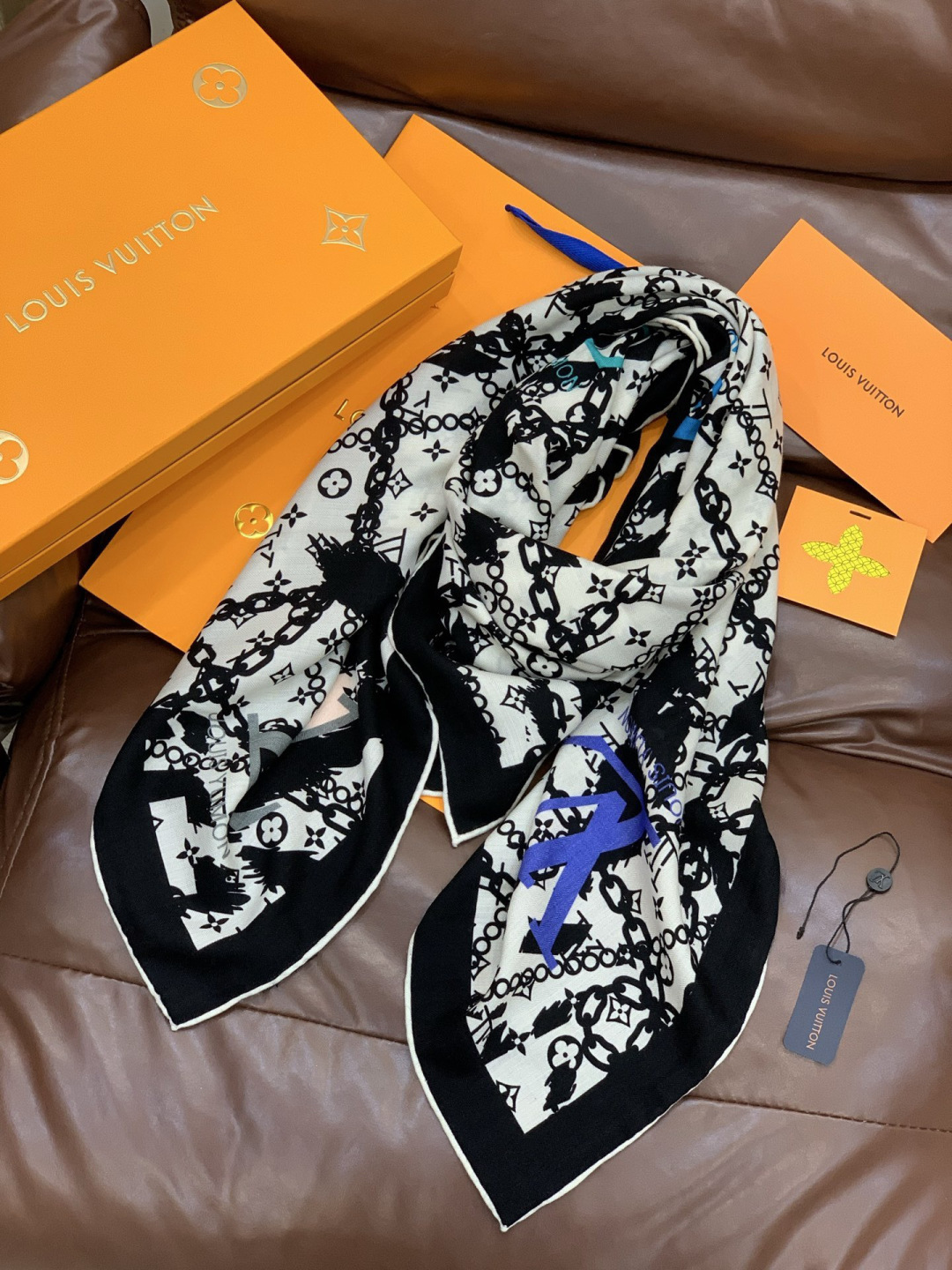 LV x TM 140披肩【140顶级丝绒双面同色披肩】本款LVxTMMonogram Multicol