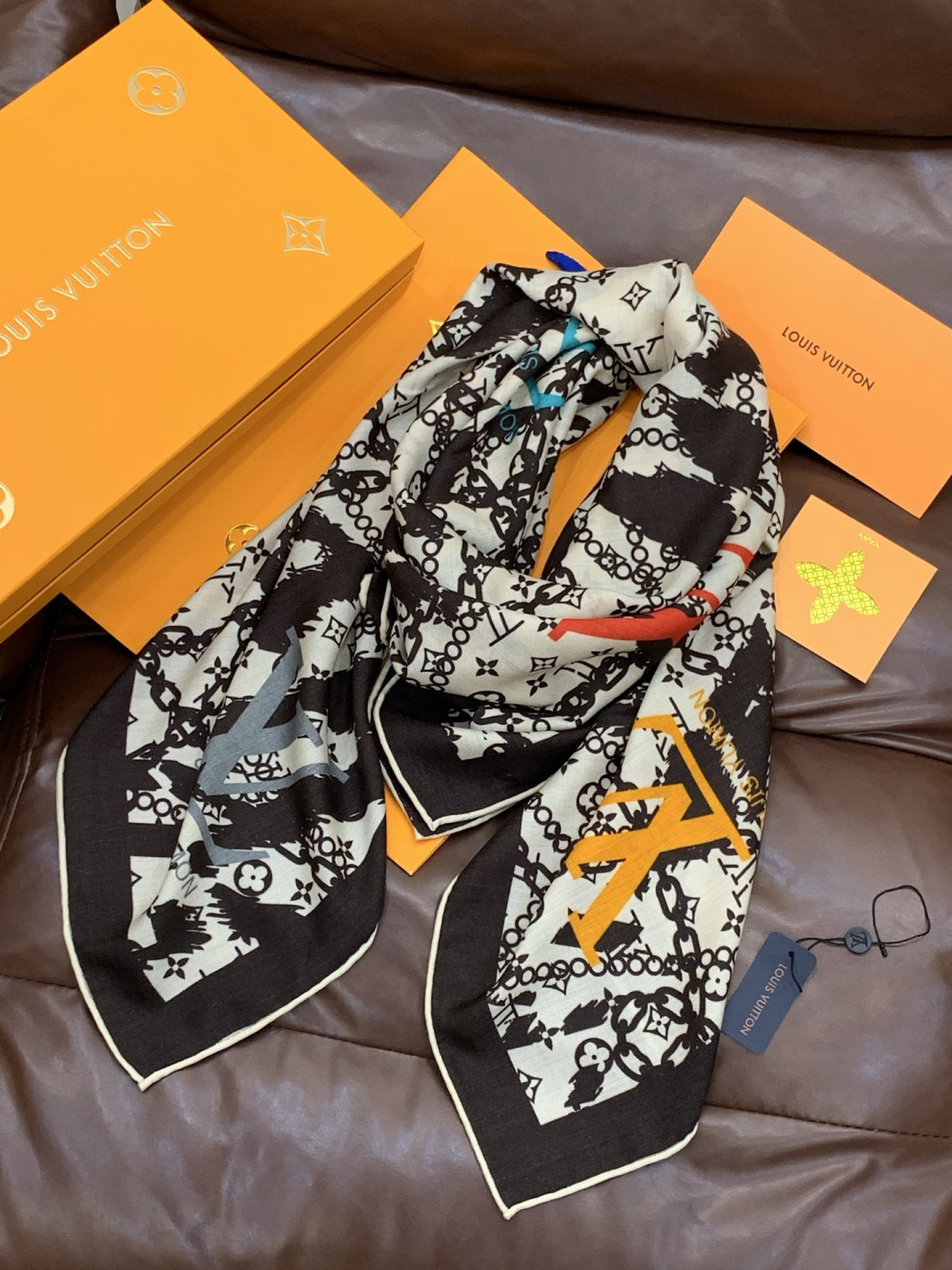 LV x TM 140披肩【140顶级丝绒双面同色披肩】本款LVxTMMonogram Multicol