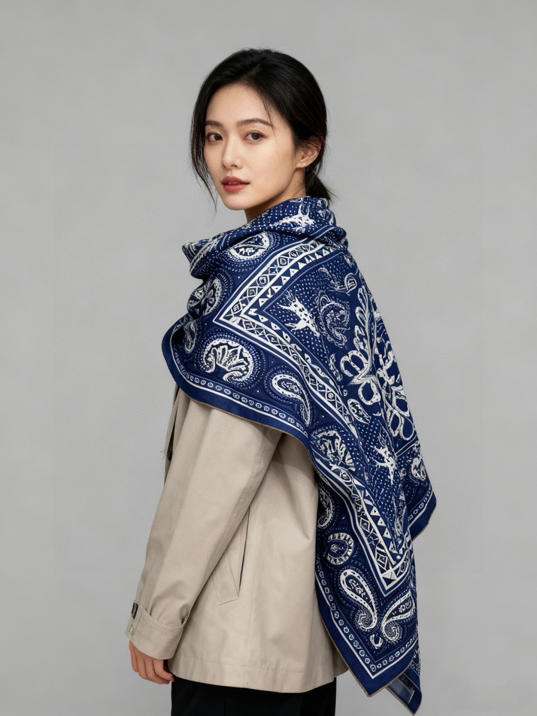 ✨✨【双面同色 丝绒款】H家羊绒新款 买了都说好看‼️推荐💕【爱心骏马 140】羊绒方巾‼️H家ZG爆款