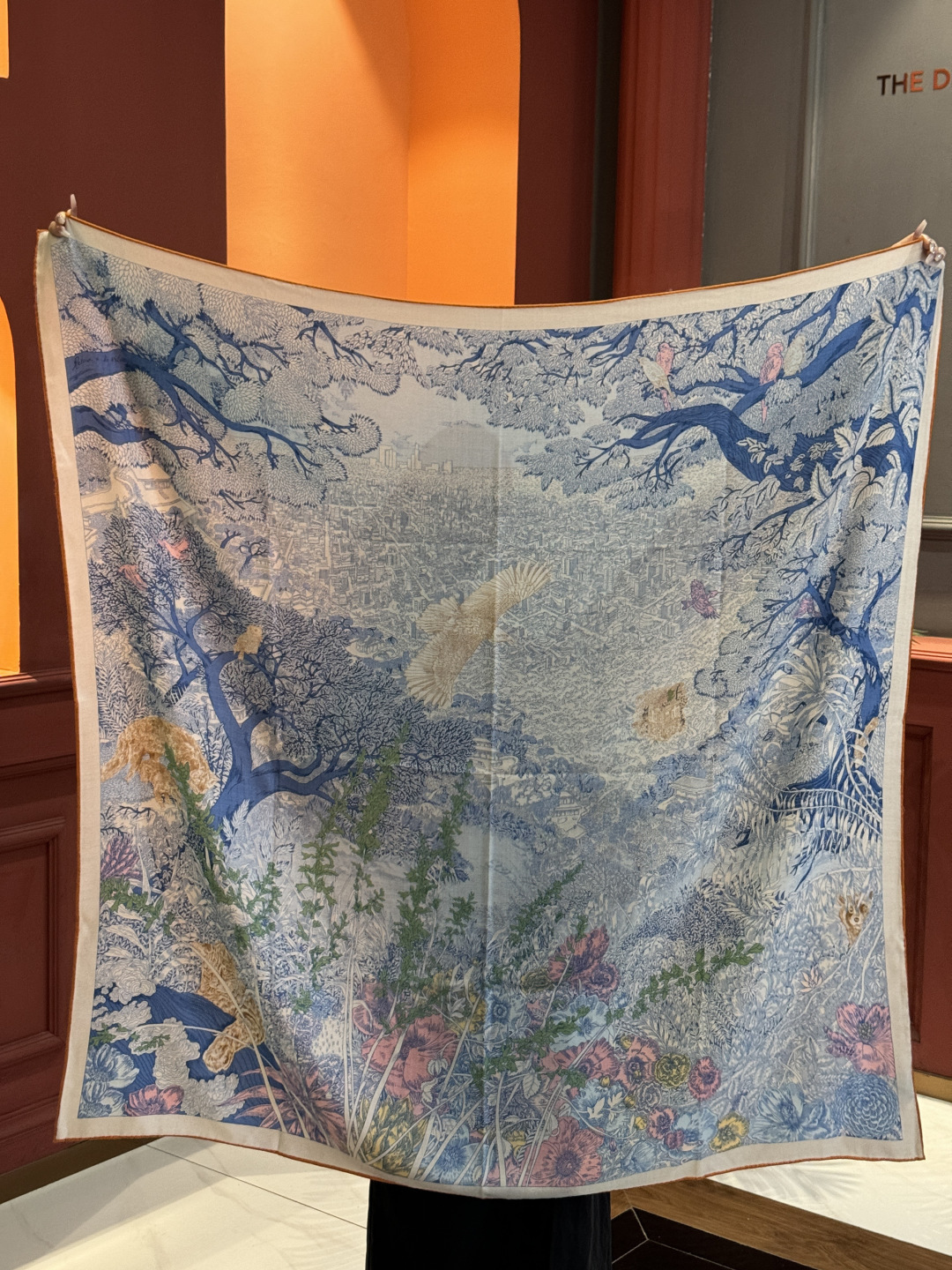 爱马仕～秋冬搭配利器❗️顶级双面同色 版真丝羊绒披肩！！1条等于2条】点睛精彩，图案和配色都超级喜欢，又