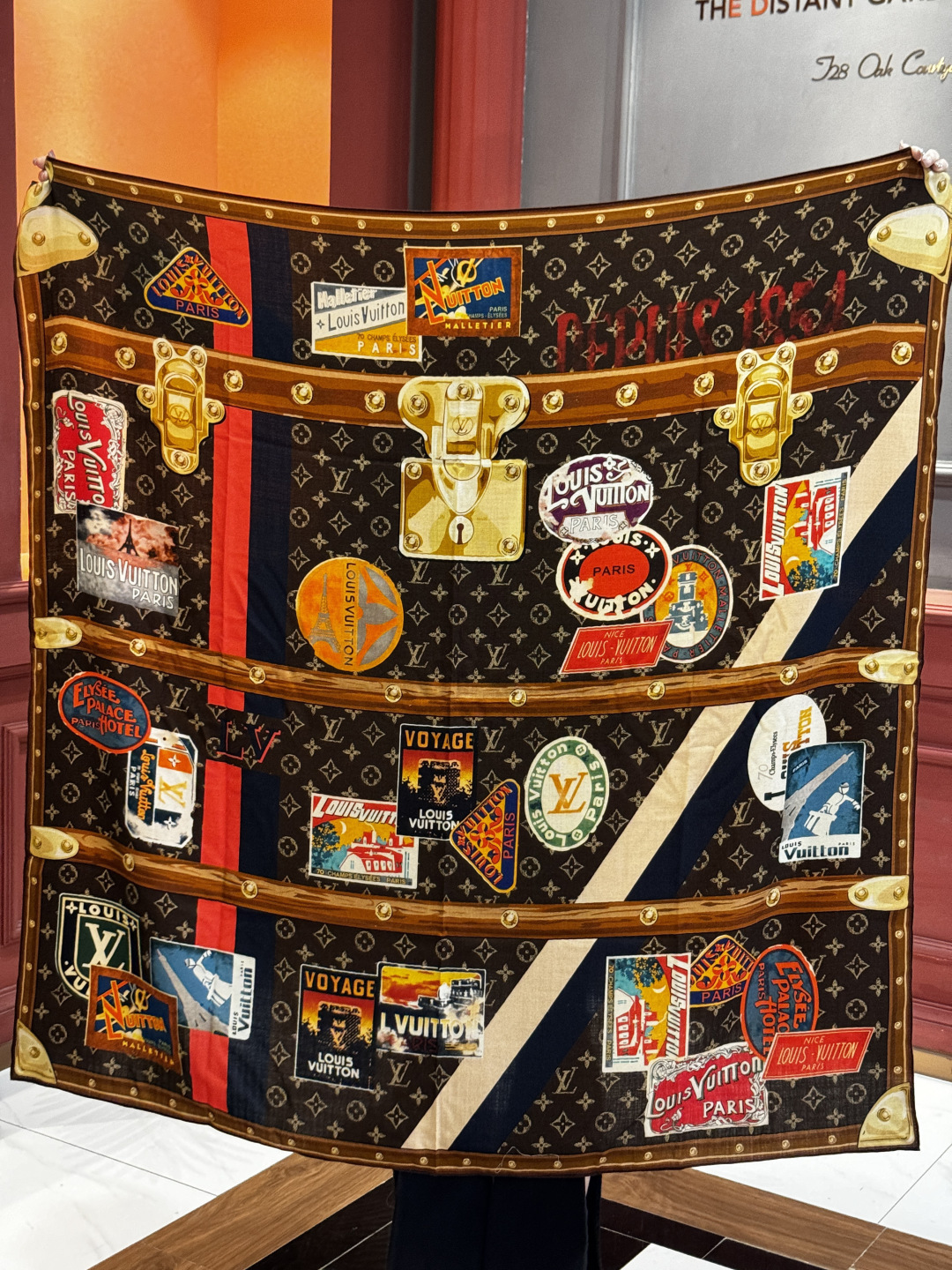 【LV】上新❤️ 路易威登 一款值得品细节的高货抠细节，从一个小块的配色去打败市场货140方巾 二个配色