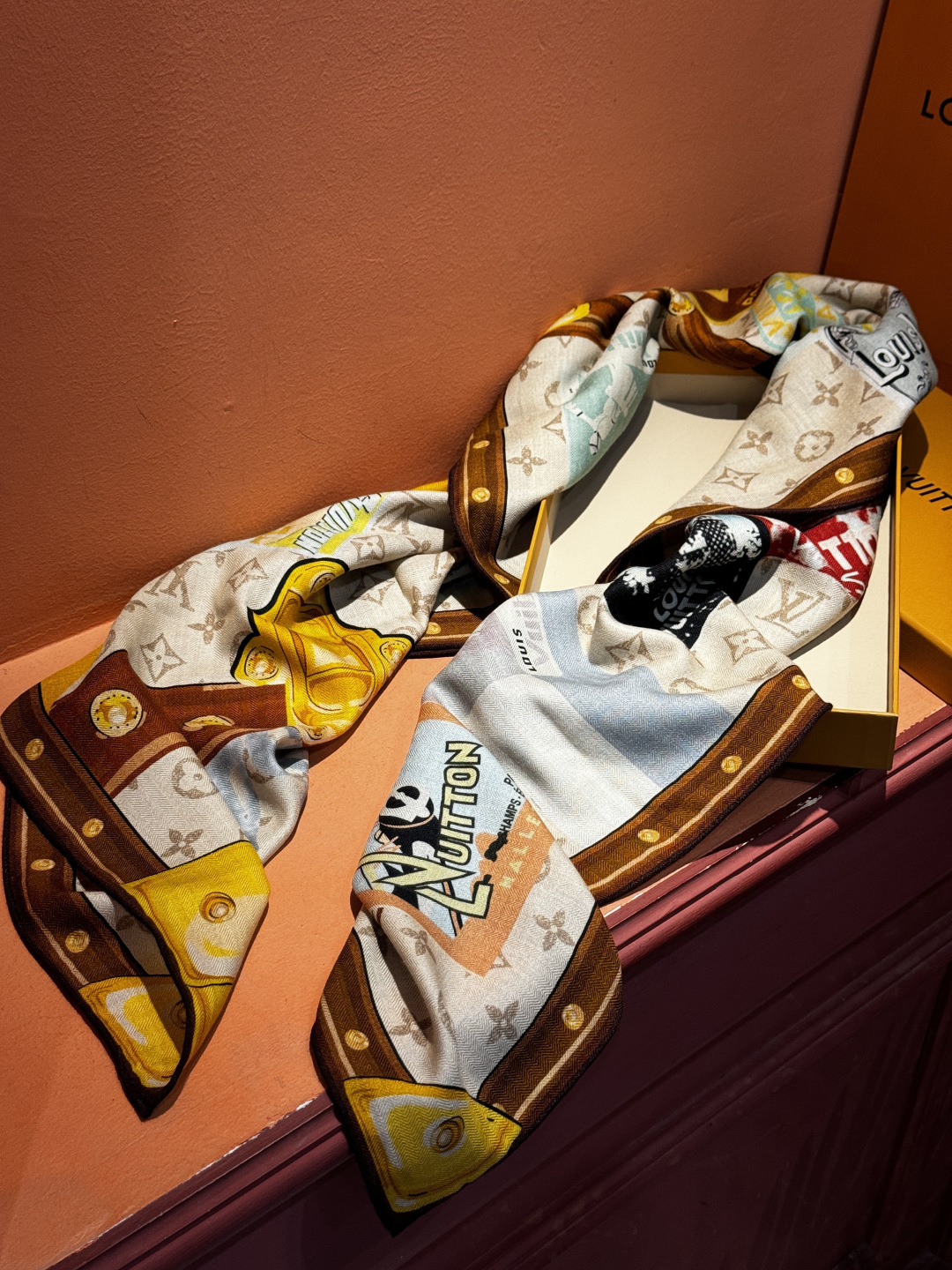 【LV】上新❤️ 路易威登 一款值得品细节的高货抠细节，从一个小块的配色去打败市场货140方巾 二个配色