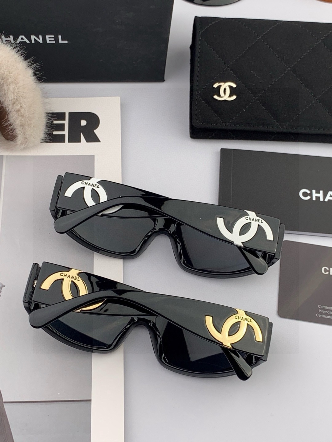 新品CHANEL 香奈儿太阳镜以独特魅力和前卫风格诠释春夏最新眼镜，质感超好佩带舒适 型号：CH2507